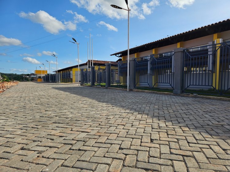 Prefeitura de Wenceslau Guimarães entrega Escola Municipal Osvaldo Souza com investimento de cerca R$ 7 Milhões