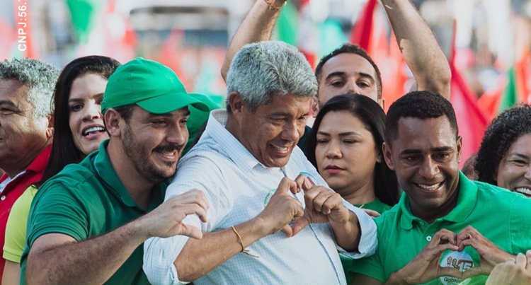 Wenceslau Guimarães celebra 2025 com festa e posse do prefeito Gabriel de Parísio e do vice-prefeito Álvaro Souza