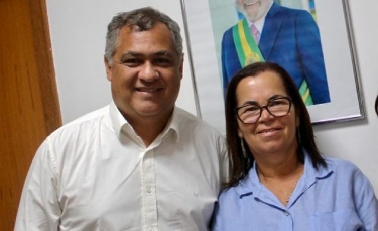 Prefeita Rosa Baitinga se reúne com Jeandro Ribeiro para fortalecer a agricultura familiar de Teolândia